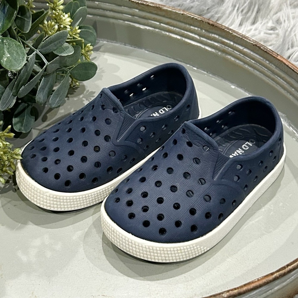 Old Navy Blue Perforated Vinyl Slip-On Sneakers Toddler‎ Size 5